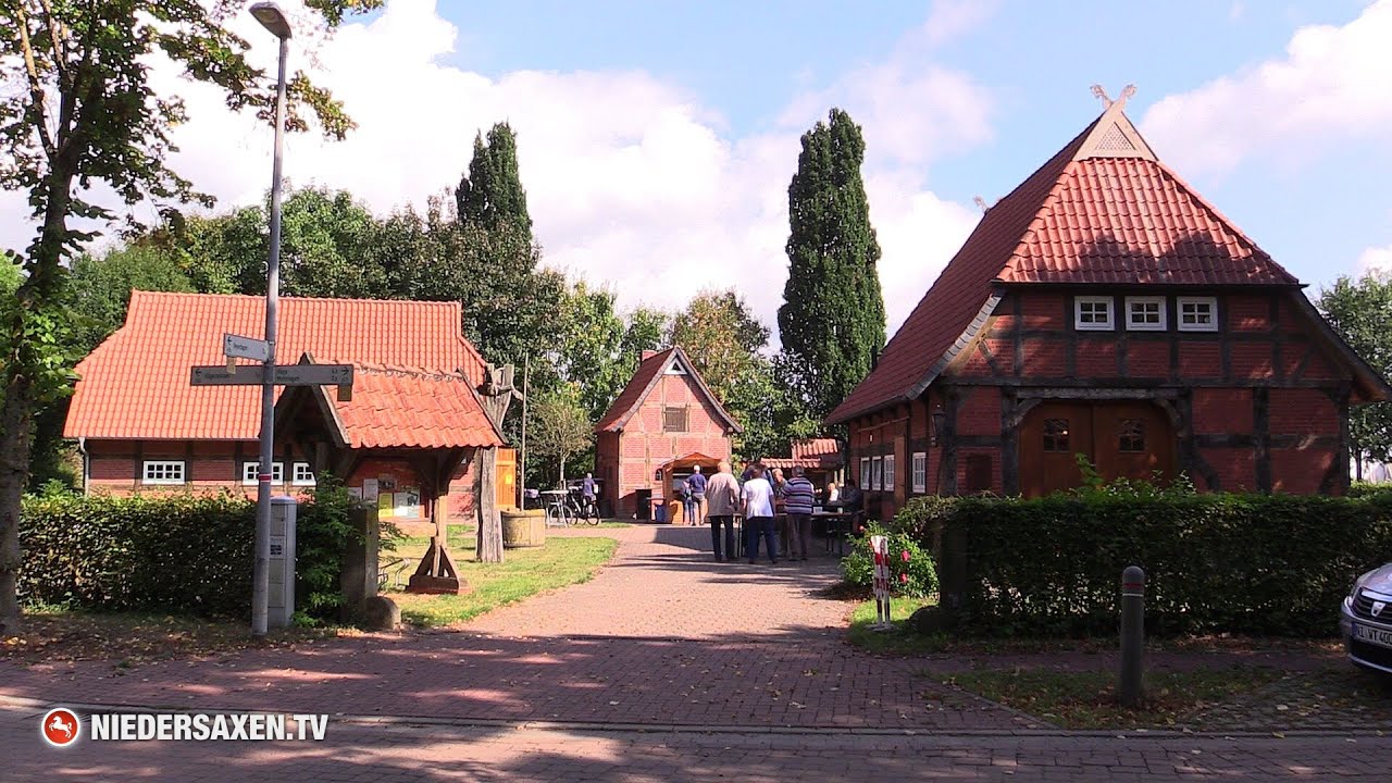 Heimatverein: Backtag und Museumsführung in Wechold