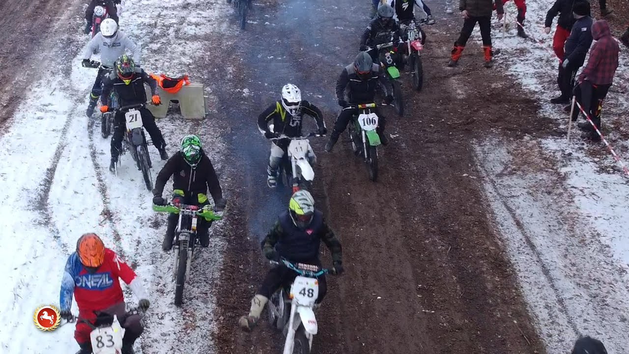 5. Mofa-Rennen um den goldenen Tannenbaum in Badenstedt
